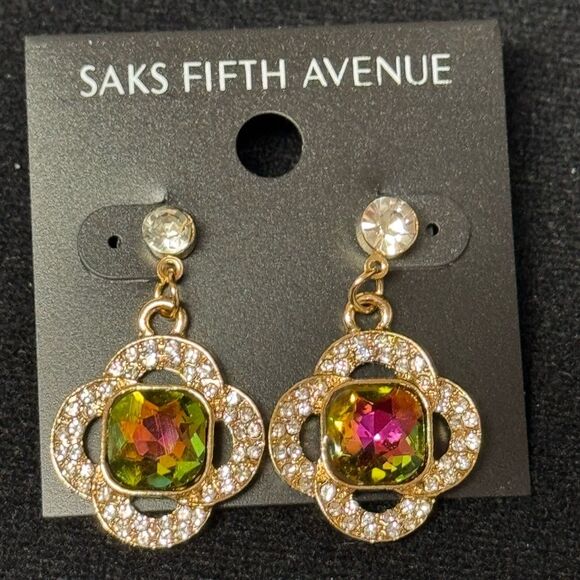 Saks Fifth Avenue Gold and Vitrial Crystal Center Clover Floral Earring 1.5in - Picture 3 of 9